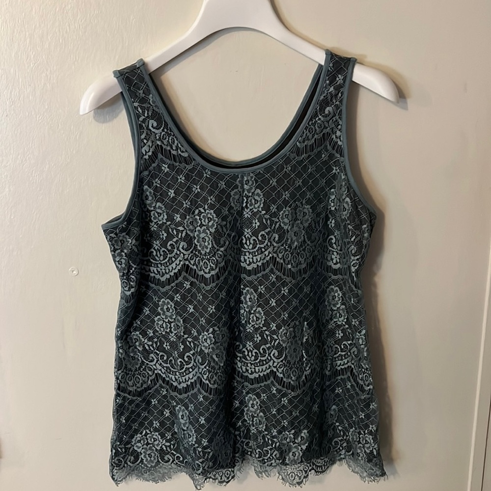 Maurices Cloud Gray Lace Overlay Tank Top Size M